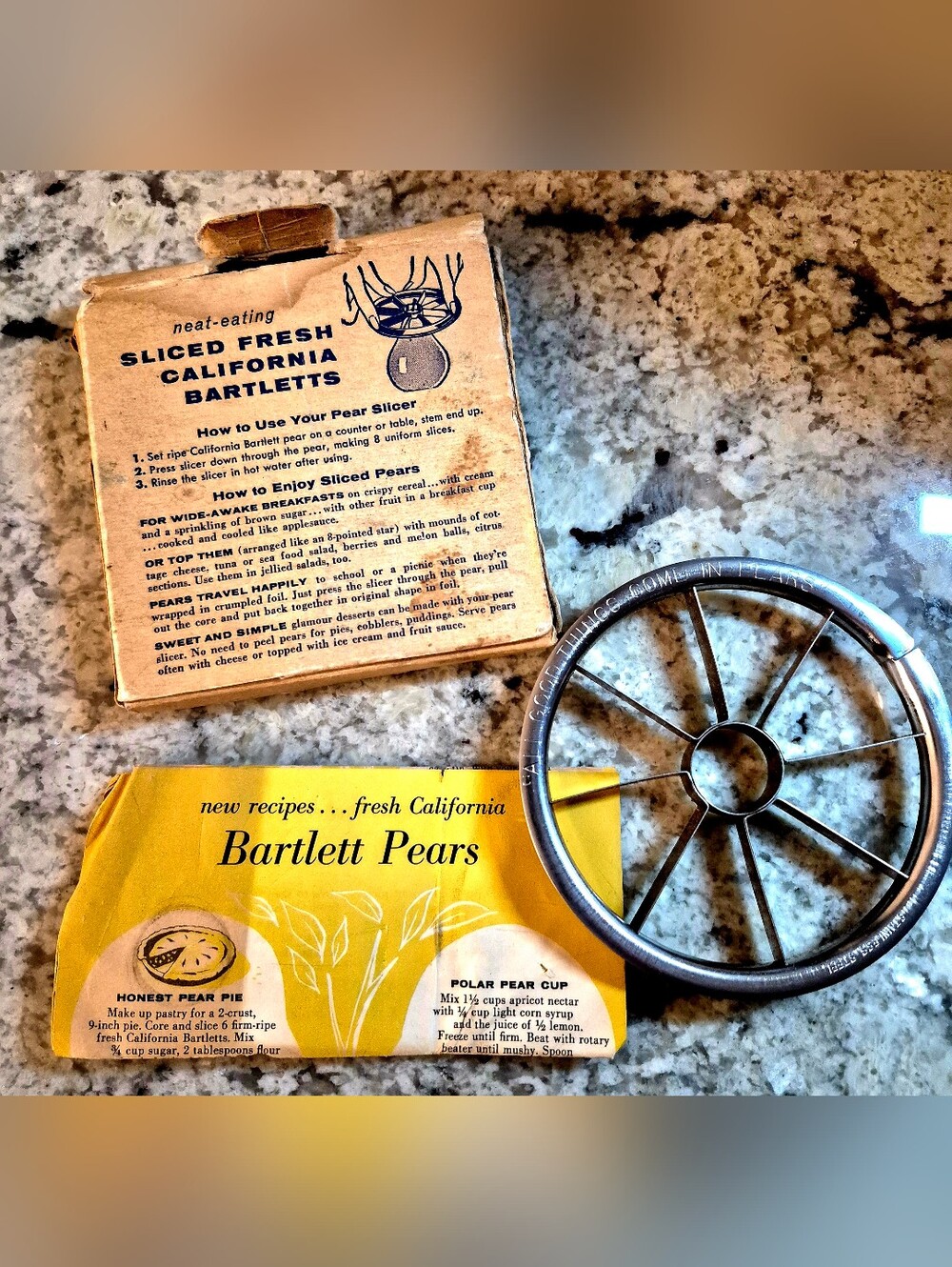 California Bartlett Pear Slicer - Vintage Metal Fruit Slicer (Yellow Packaging)